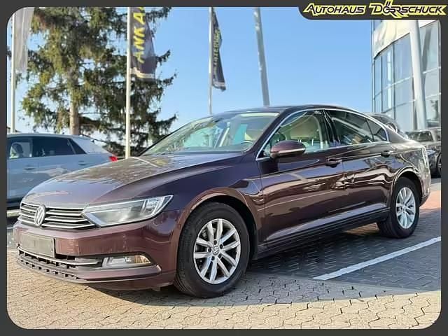 Gebraucht VW Passat Comfortline 150 PS (110 kW) 2015 Rot Limousine