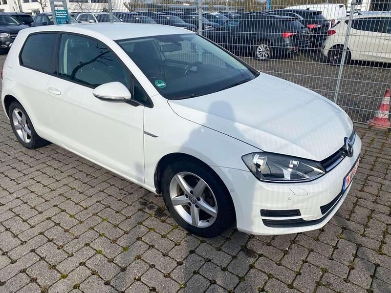 Weiß Gebraucht 2014 VW Golf VII Cup Limousine | 7.900 € (Fairer Preis) - Bild 1/4