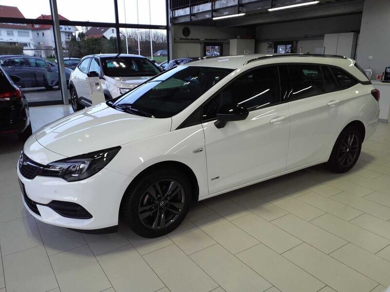 Weiß Gebraucht 2022 Opel Astra Design Edition Kombi | 18.990 € (Fairer Preis) - Bild 1/4