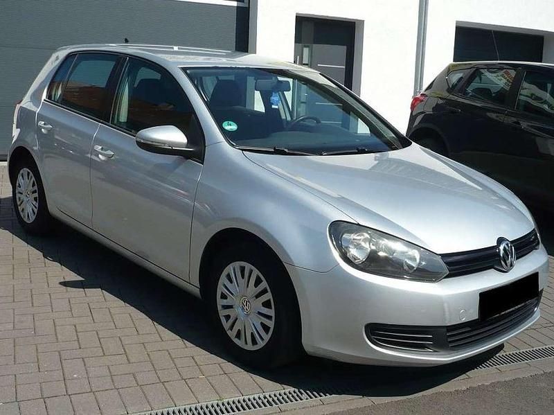 Silber Gebraucht 2010 VW Golf VI Limousine | 3.999 € (Etwas zu teuer) - Bild 1/4