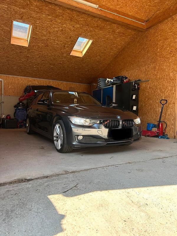 Gebraucht BMW 320 184 PS (135 kW) 2014 Grau Kombi