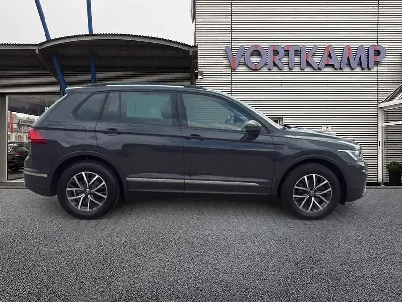 Gebraucht VW Tiguan Life 150 PS (110 kW) 2022 Uranograu SUV