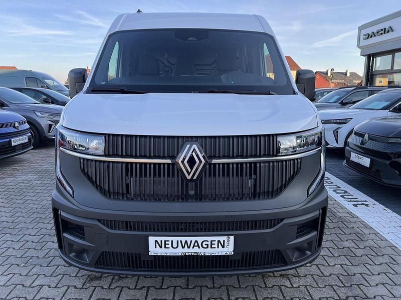 Nouă Renault Master 2026 Monovolum