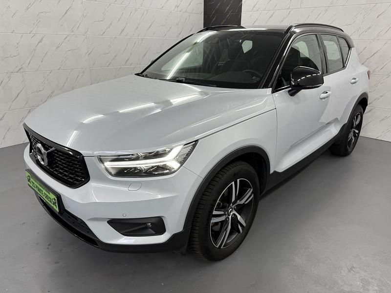 Glacier silver / metallic Gebraucht 2020 Volvo XC40 R-Design SUV | 30.990 € (Fairer Preis) - Bild 1/4