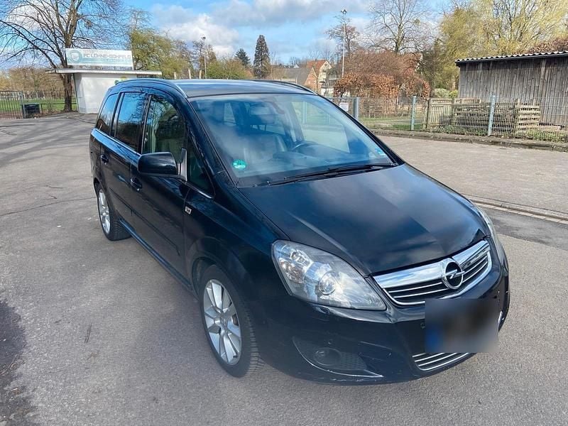 Gebraucht Opel Zafira Innovation 140 PS (102 kW) 2011 Schwarz Van / Kleinbus