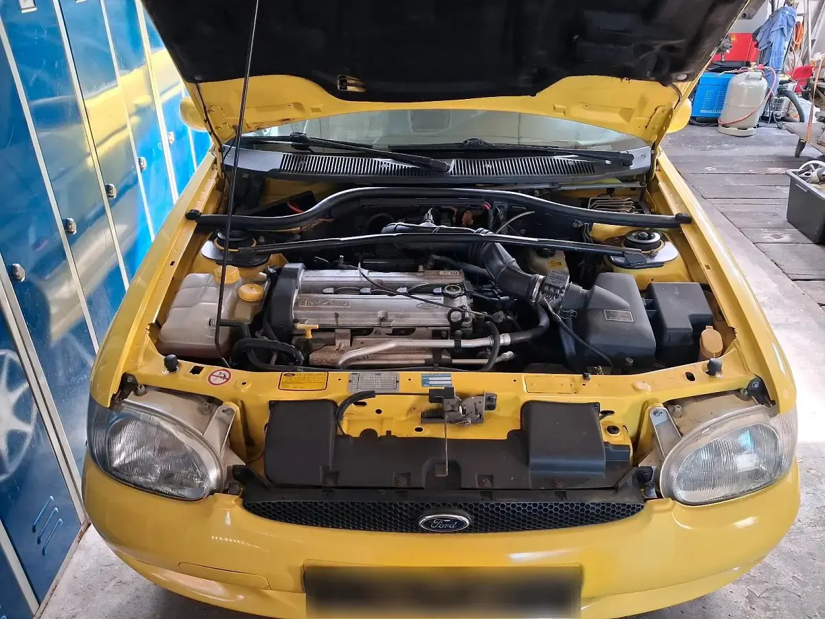 Gebraucht Ford Escort Cabriolet 90 PS (66 kW) 1998 Gelb Cabrio
