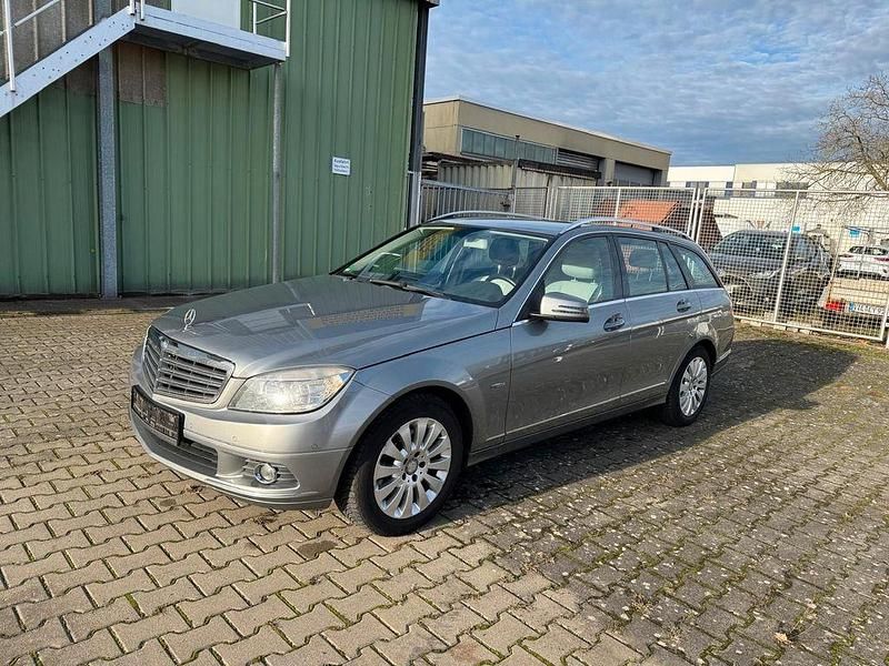 Gebraucht Mercedes C220 Elegance 170 PS (125 kW) 2010 Silber Limousine