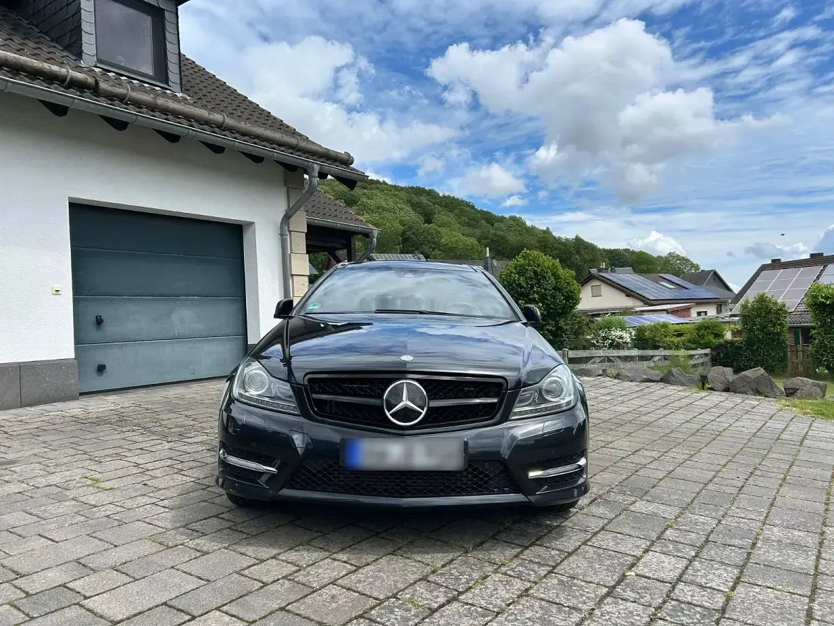 Gebraucht Mercedes C250 204 PS (150 kW) 2012 Schwarz Coupé