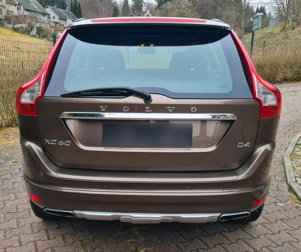 Gebraucht Volvo XC60 Summum 190 PS (139 kW) 2014 Andere farben SUV