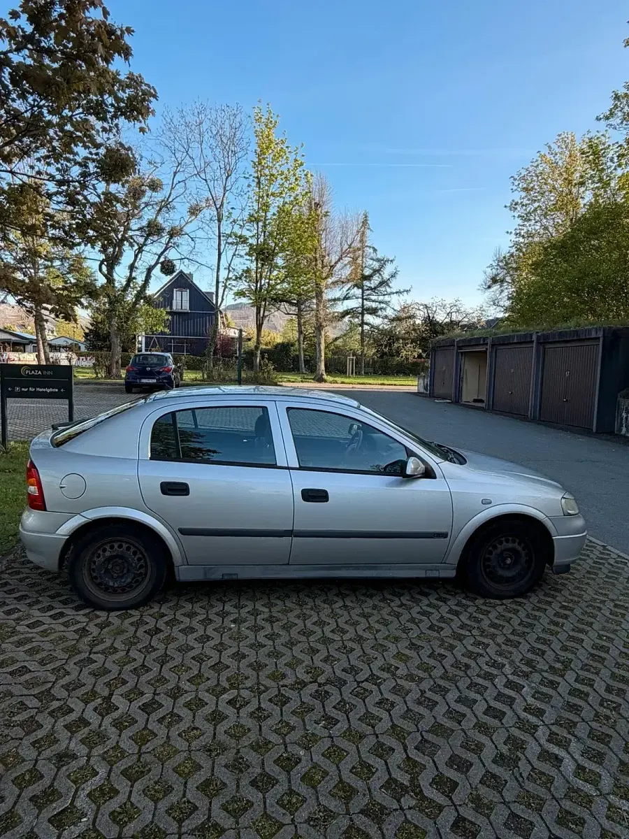 Gebraucht Opel Astra 101 PS (74 kW) 2001 Silber Kleinwagen