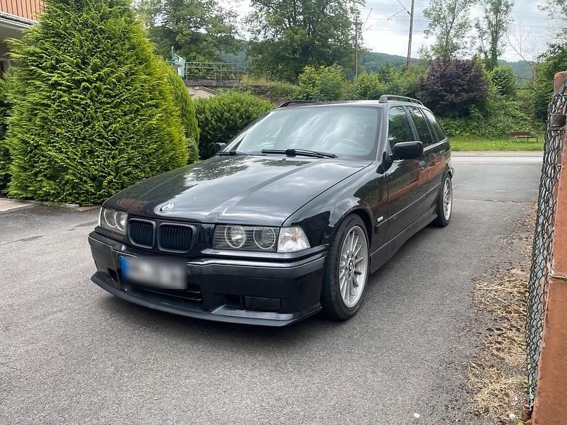 Schwarz Gebraucht 1996 BMW 323 M Sport Kombi | 4.200 € (Fairer Preis) - Bild 1/4