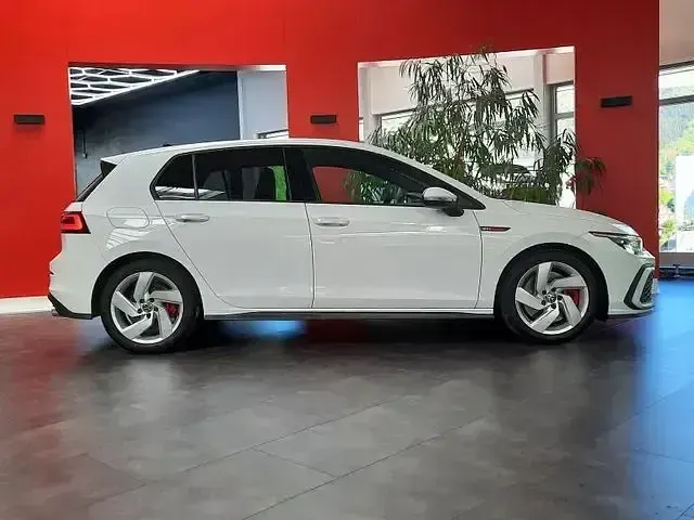 Gebraucht VW Golf VIII GTI 245 PS (180 kW) 2023 Pure white Limousine