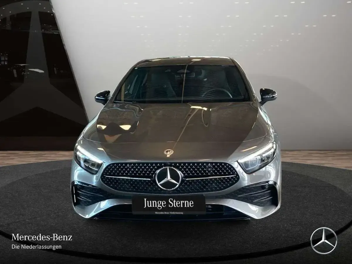 Gebraucht Mercedes A180 AMG 136 PS (100 kW) 2025 Grau Limousine