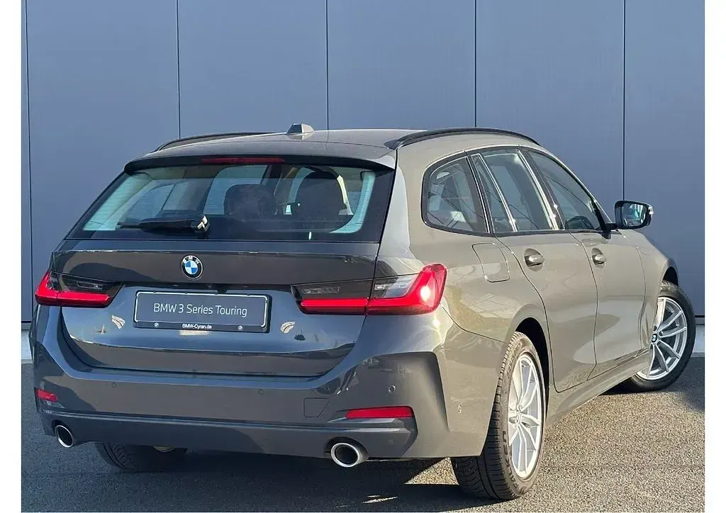 Gebraucht BMW 318 150 PS (110 kW) 2023 Grau Limousine