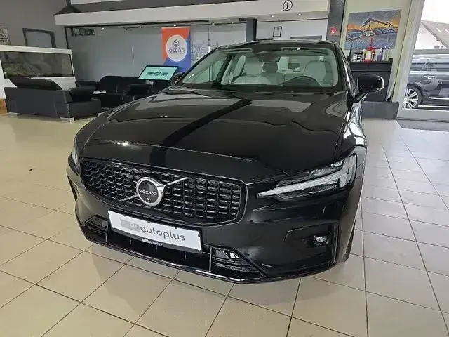 Gebraucht Volvo S60 Ultimate 250 PS (183 kW) 2023 Schwarz Limousine