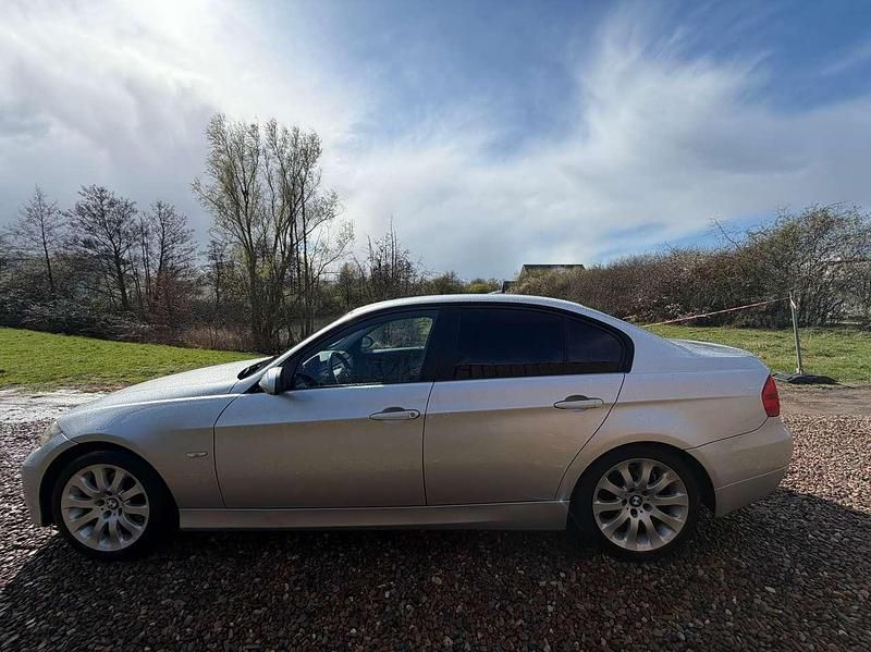 Second-hand BMW 320 150 CP (110 kW) 2004 Argintiu Berlinǎ