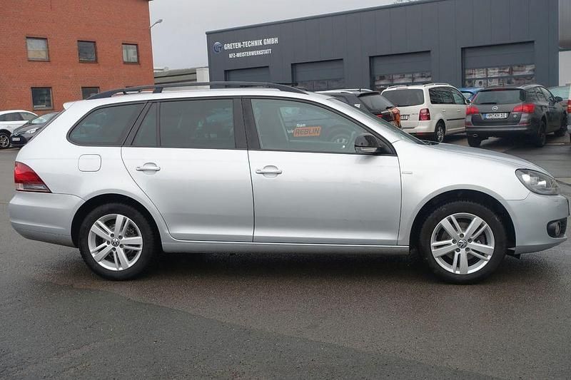 Gebraucht VW Golf VI Match 86 PS (63 kW) 2012 Silber Kleinwagen