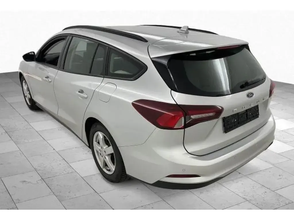 Gebraucht Ford Focus 120 PS (88 kW) 2023 Weiss (metallic) Kombi