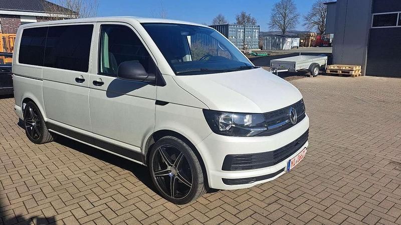 Gebraucht VW Transporter 150 PS (110 kW) 2016 Oryxweiss Van