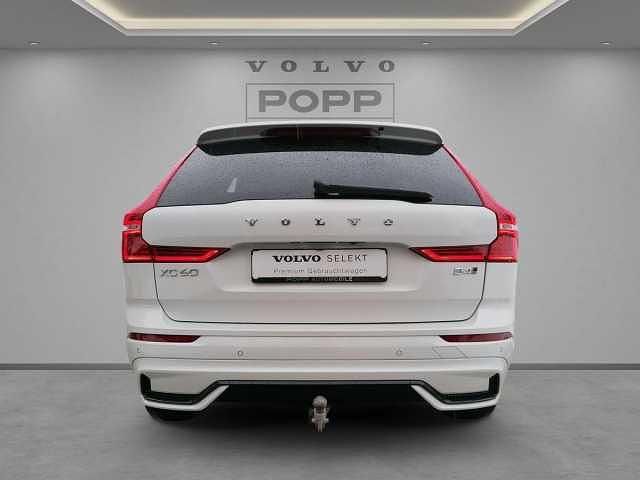 Gebraucht Volvo XC60 Plus 197 PS (144 kW) 2023 Crystal white / metallic SUV