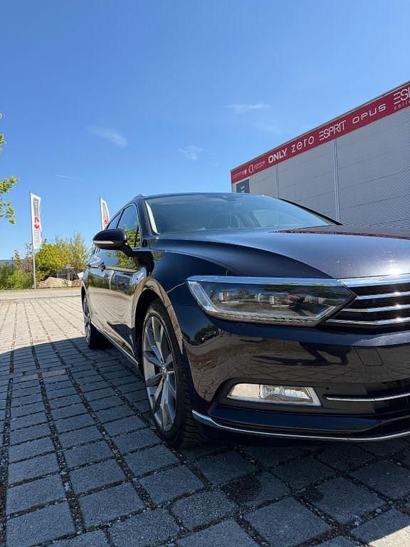 Gebraucht VW Passat Comfortline 220 PS (161 kW) 2016 Schwarz Limousine