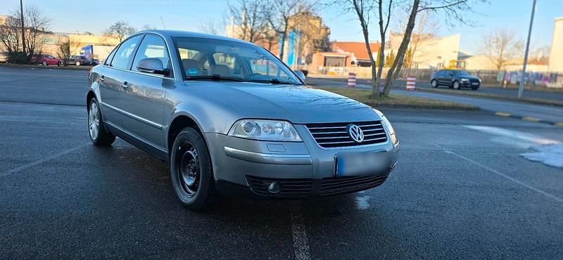 Gebraucht VW Passat 131 PS (96 kW) 2002 Grau Limousine