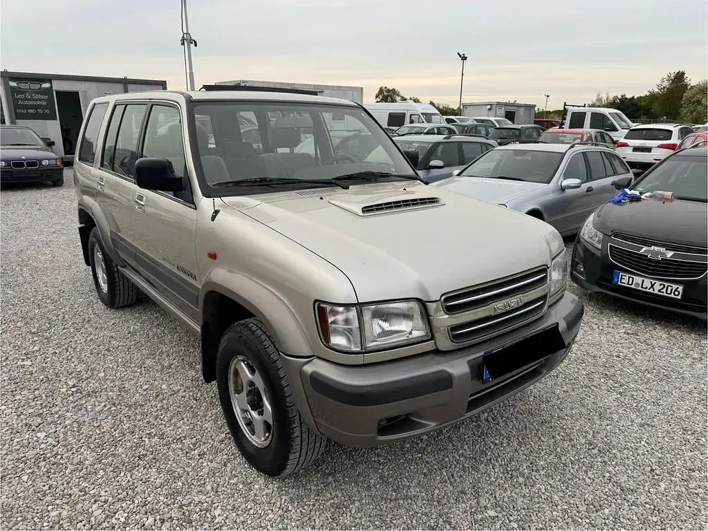 Usata Isuzu Trooper 159 CV (116 kW) 2002 Oro SUV