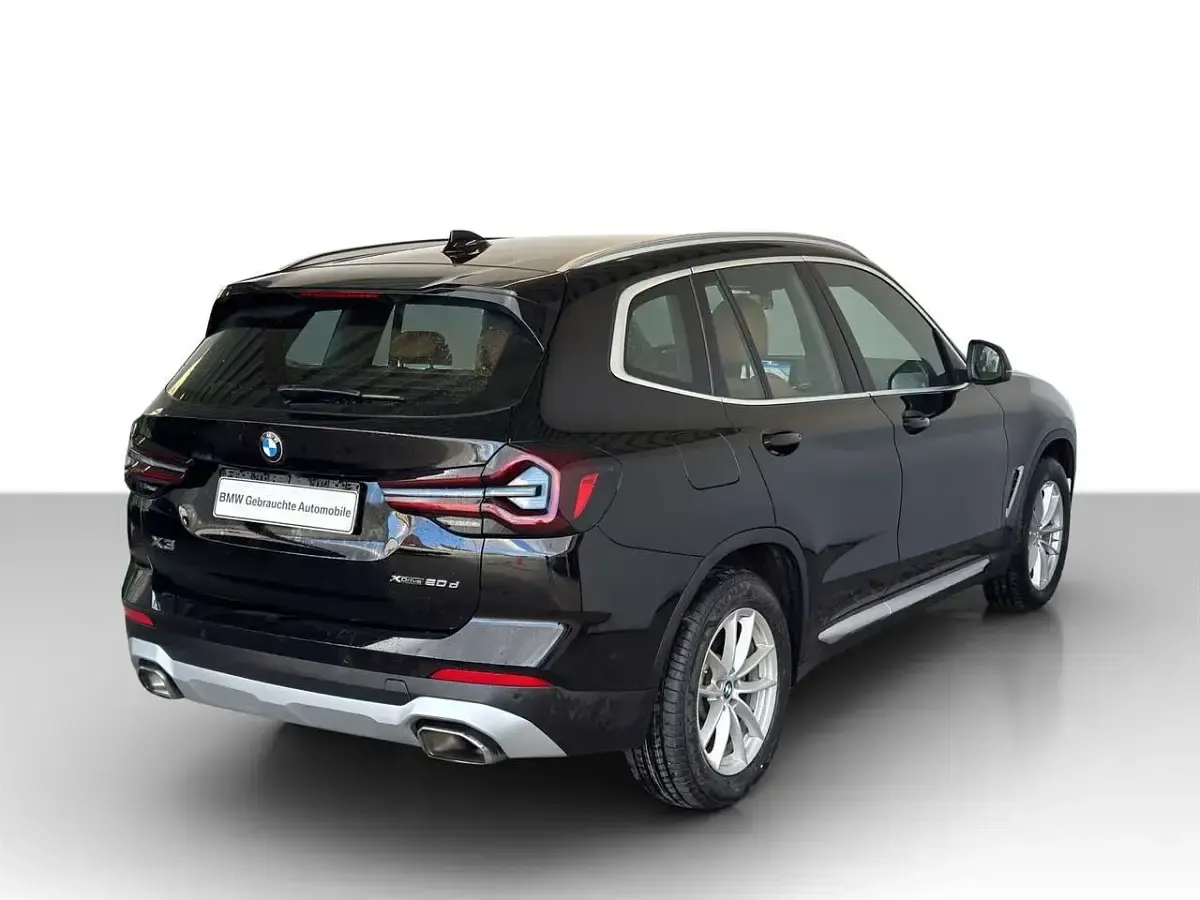 Gebraucht BMW X3 Sport Line 190 PS (139 kW) 2024 Schwarz SUV