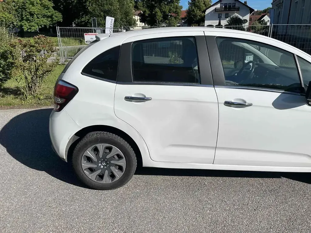Gebraucht Citroën C3 PureTech 83 PS (61 kW) 2016 Weiß Limousine