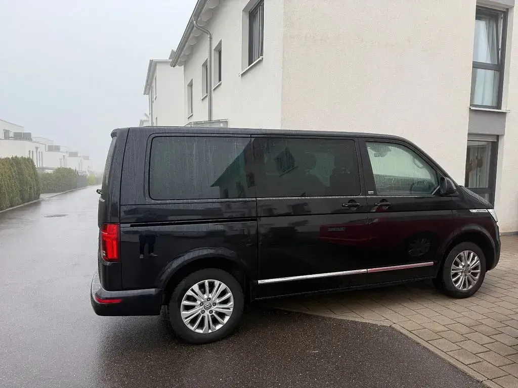 Gebraucht VW T6.1 Generation Six 150 PS (110 kW) 2022 Schwarz Van