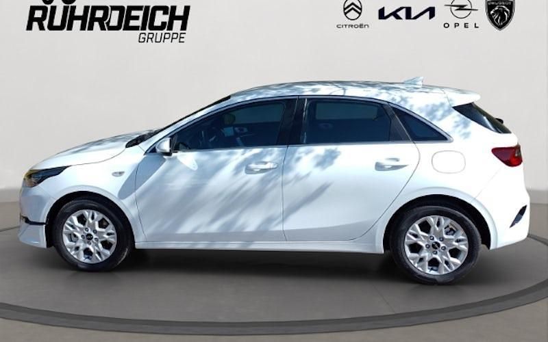 Neu Kia Ceed Vision 100 PS (73 kW) 2025 Weiß Kleinwagen