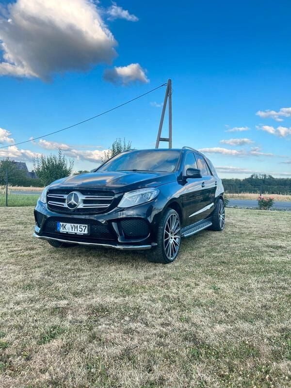 Schwarz Gebraucht 2016 Mercedes GLE350 AMG SUV | 22.900 € (Superpreis) - Bild 1/4