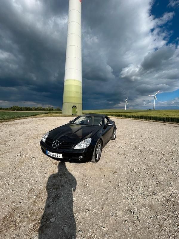 Schwarz Gebraucht 2004 Mercedes SLK350 Cabrio | 8.250 € (Guter Preis) - Bild 1/4