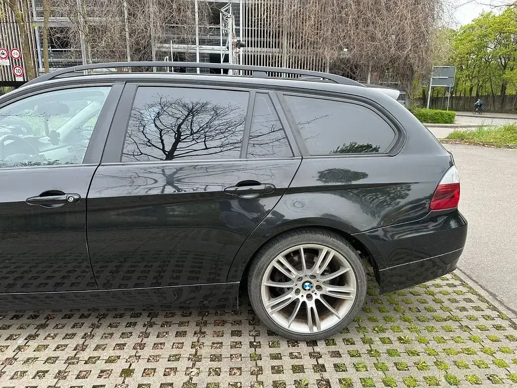 Gebraucht BMW 320 170 PS (125 kW) 2007 Schwarz Kombi