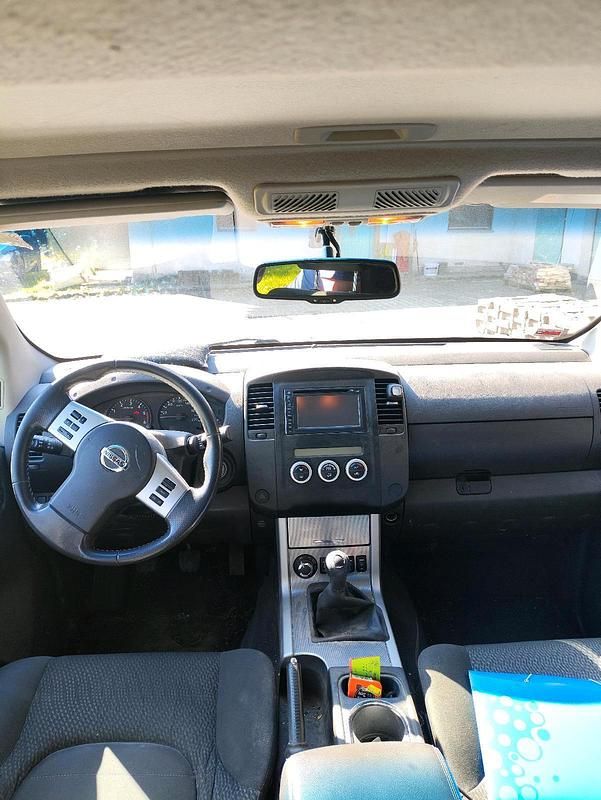 Gebraucht Nissan Navarra 190 PS (139 kW) 2014 Silber SUV