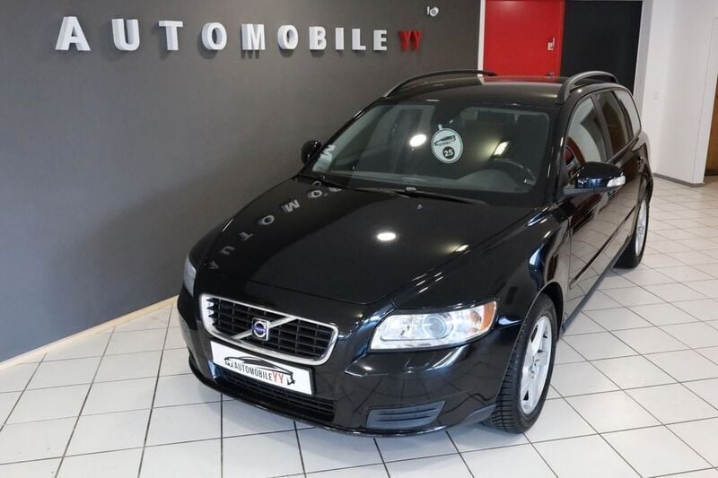 Schwarz Gebraucht 2009 Volvo V50 Momentum Kombi | 6.800 € (Teuer) - Bild 1/4