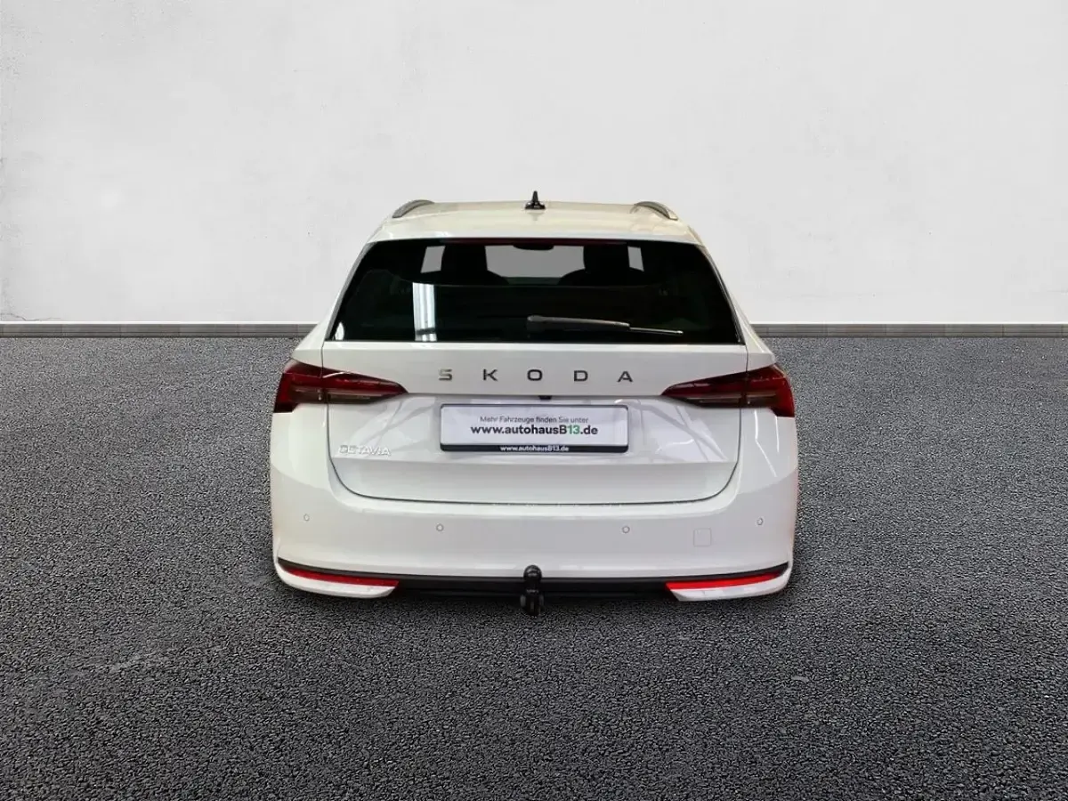Gebraucht Skoda Octavia Selection 150 PS (110 kW) 2025 Candyweiß Kombi