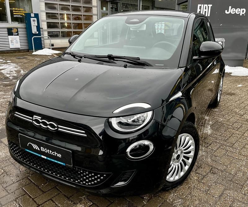 Gebraucht Fiat 500e 86 kW (118 PS) 2023 Colore esterno (arktis weiß) Kleinwagen
