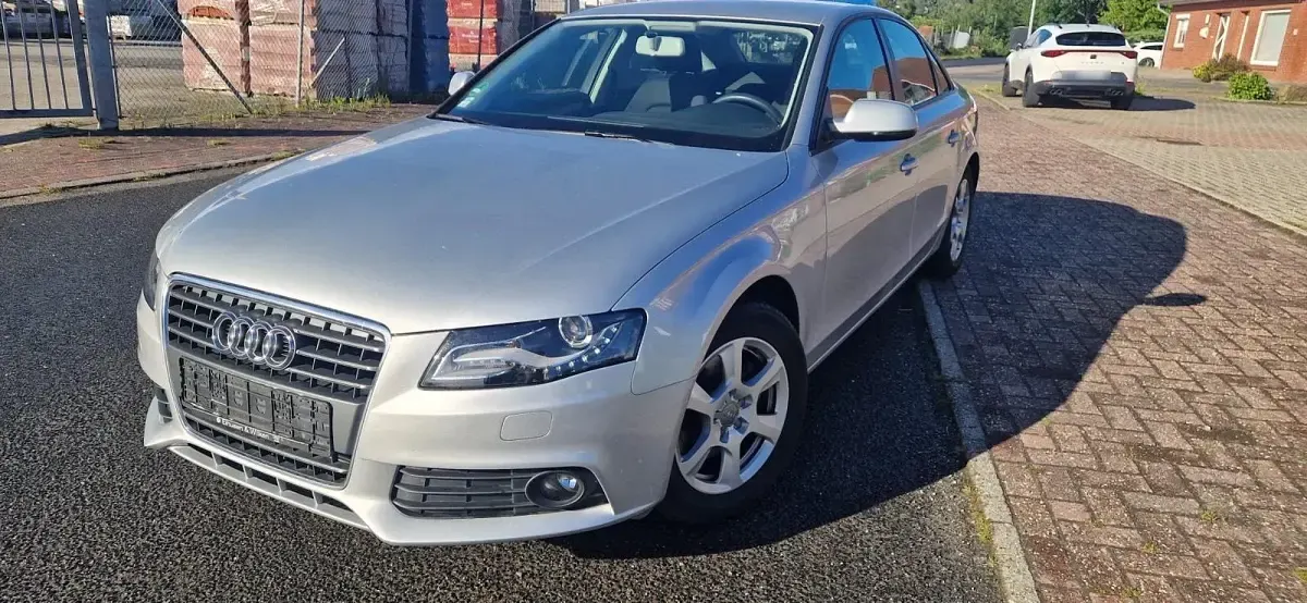 Gebraucht Audi A4 Ambition 160 PS (117 kW) 2009 Grau Limousine