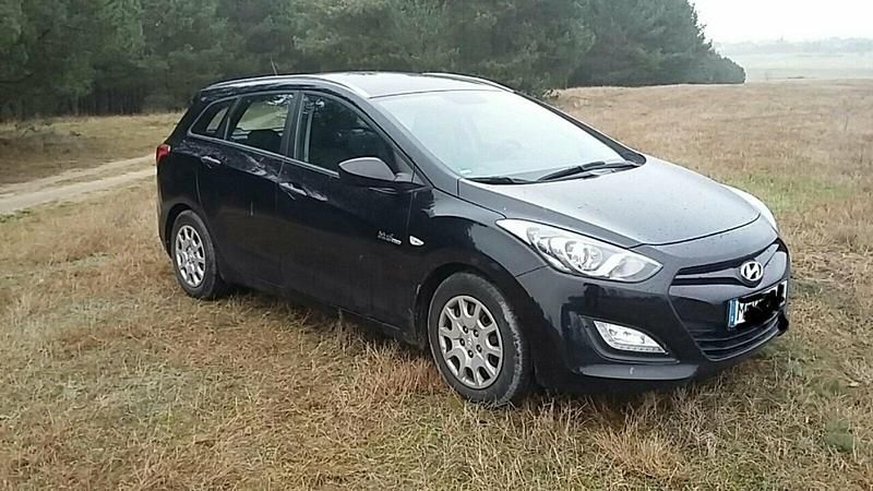 Schwarz Gebraucht 2013 Hyundai i30 Kombi | 9.000 € (Teuer) - Bild 1/4