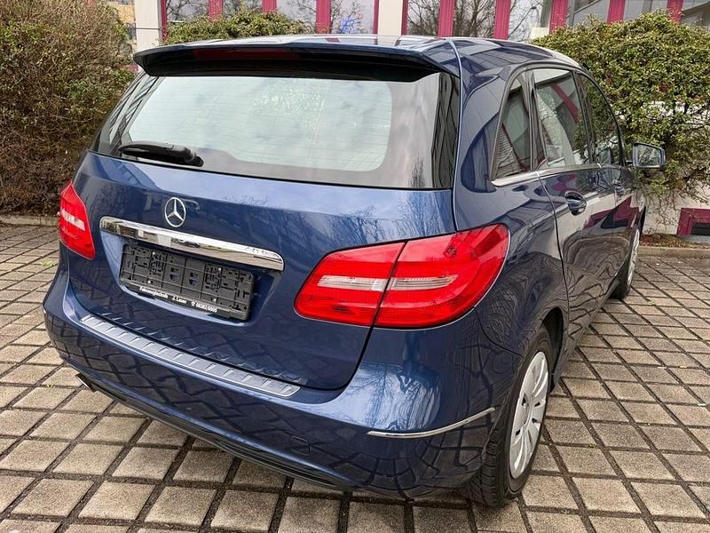 Gebraucht Mercedes B180 122 PS (89 kW) 2012 Van / Kleinbus