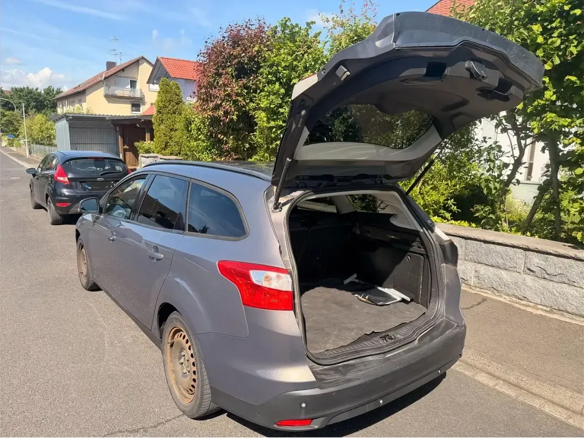 Gebraucht Ford Focus 105 PS (77 kW) 2011 Braun Kombi