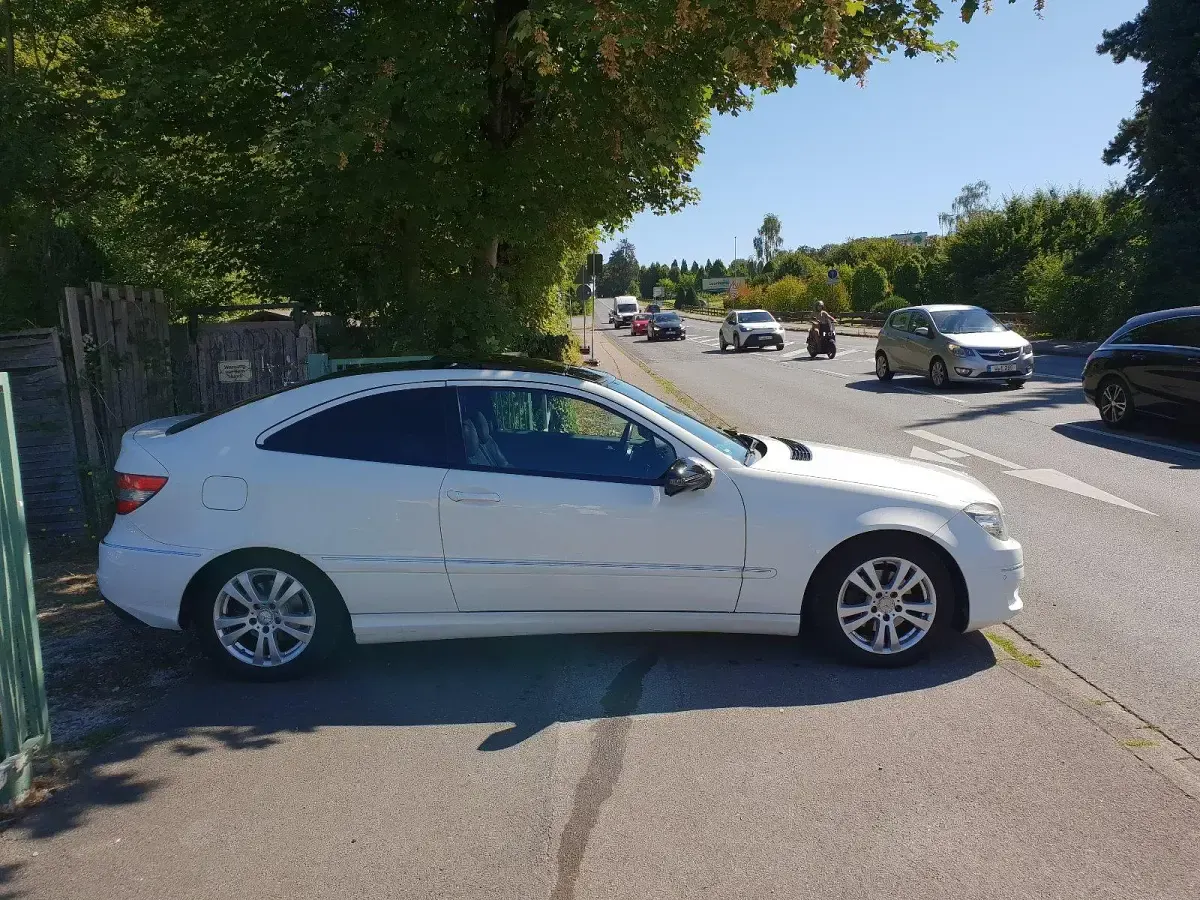 Gebraucht Mercedes CLC200 Edition 122 PS (89 kW) 2009 Weiß Coupé