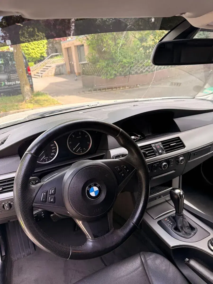 Gebraucht BMW 520 163 PS (119 kW) 2006 Silber Kombi