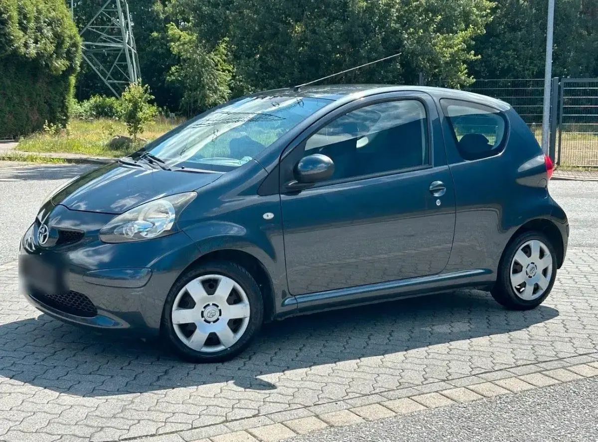Gebraucht Toyota Aygo Edition 68 PS (50 kW) 2007 Grau Kleinwagen