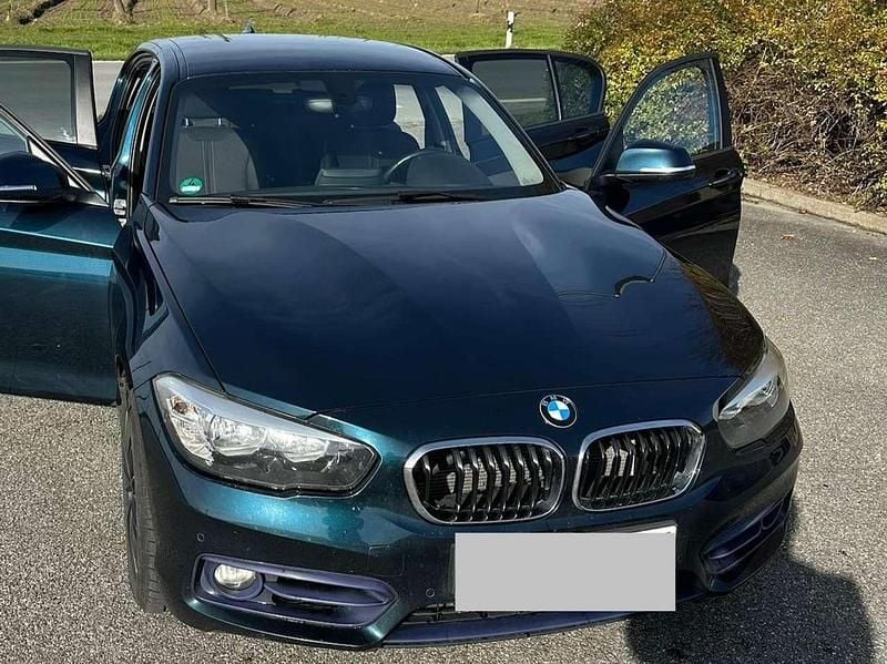 Blau Gebraucht 2015 BMW 118 Sport Line Kleinwagen | 9.500 € (Guter Preis) - Bild 1/4