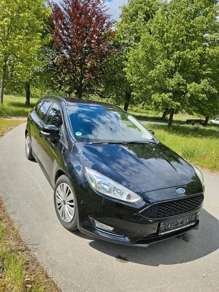 Usado Ford Focus 125 CV (91 kW) 2015 Negro Familiar