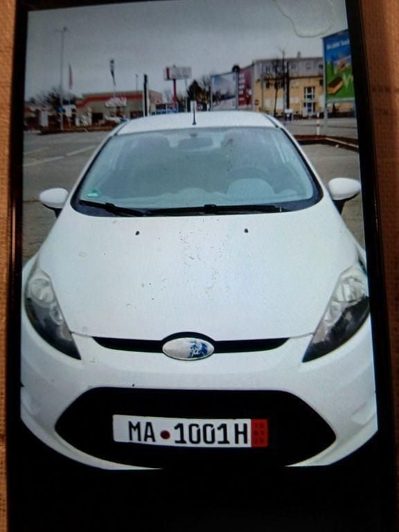 Gebraucht Ford Fiesta Trend 60 PS (44 kW) 2010 Weiß Kleinwagen