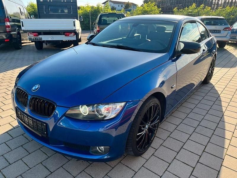 Blau Gebraucht 2011 BMW 320 Cabriolet Cabrio | 11.900 € (Fairer Preis) - Bild 1/4