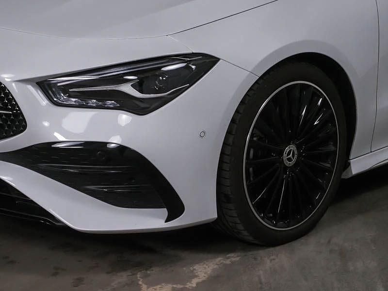 Gebraucht Mercedes CLA200 AMG 150 PS (110 kW) 2024 Weiss digitalweiss metallic Coupé